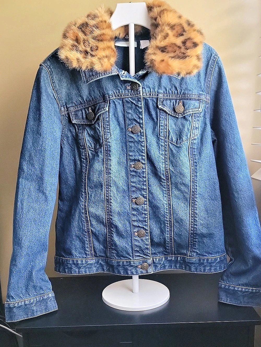 Chicos Denim Jacket with Faux Fur Leopard Removable Collar